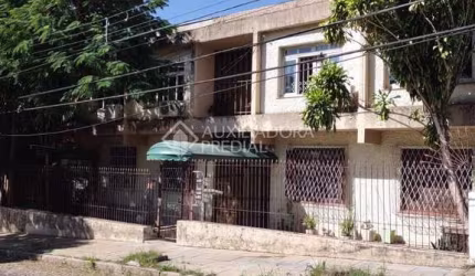Apartamento com 2 quartos à venda na Rua Doutor Voltaire Pires, 744, Santo Antônio, Porto Alegre, 64 m2 por R$ 210.000