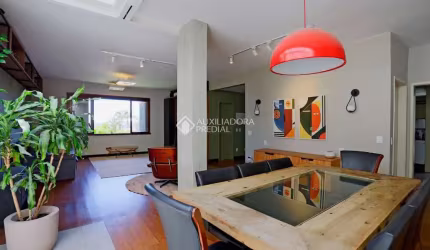 Casa com 4 quartos à venda na Rua Alfredo Schuett, 823, Três Figueiras, Porto Alegre, 390 m2 por R$ 2.300.000