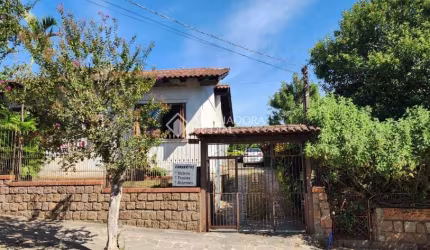Casa com 3 quartos à venda na Rua Atílio Supertti, 287, Vila Nova, Porto Alegre, 198 m2 por R$ 750.000