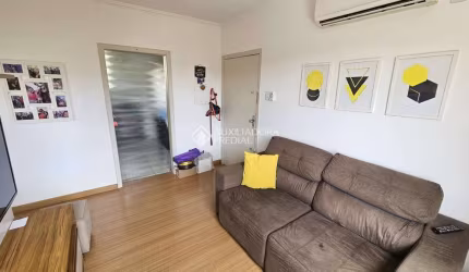 Apartamento com 2 quartos à venda na Rua Engenheiro Fernando Mendes Ribeiro, 30, Santo Antônio, Porto Alegre, 49 m2 por R$ 240.000