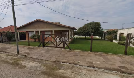 Casa com 4 quartos à venda na Rua Osvaldo Aranha, 2086, Centro, Cidreira, 150 m2 por R$ 300.000