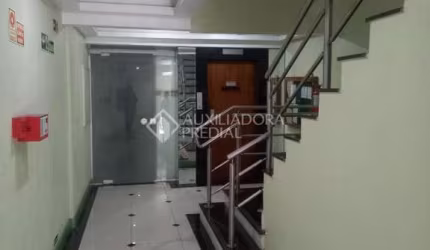 Sala comercial à venda na Avenida Cristóvão Colombo, 1023, Moinhos de Vento, Porto Alegre, 52 m2 por R$ 160.000