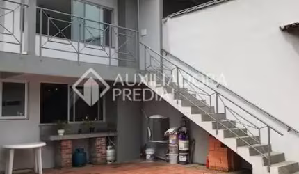 Casa com 4 quartos à venda na Rua Doutor Barcelos, 2137, Tristeza, Porto Alegre, 350 m2 por R$ 1.280.000