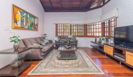 Casa com 3 quartos à venda na Rua Afonso Arinos, 114, Camaquã, Porto Alegre, 274 m2 por R$ 1.200.000