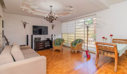 Casa com 3 quartos à venda na Rua Carlos Huber, 91, Três Figueiras, Porto Alegre, 233 m2 por R$ 2.500.000