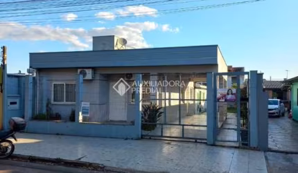 Casa com 2 quartos à venda na Deputado Manoel Gonçalves Júnior, 710, Vila Fátima, Cachoeirinha, 120 m2 por R$ 750.000