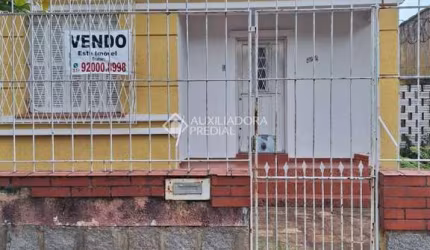 Casa com 3 quartos à venda na Rua Coronel Jaime da Costa Pereira, 190, Partenon, Porto Alegre, 170 m2 por R$ 450.000