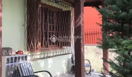 Casa com 5 quartos à venda na Rua Roque Gonzales, 103, Jardim Botânico, Porto Alegre, 190 m2 por R$ 750.000