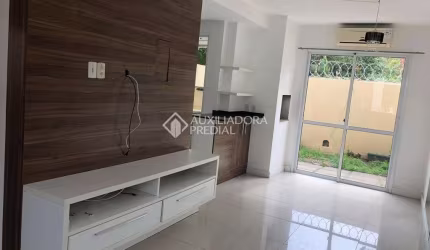 Casa em condomínio fechado com 2 quartos à venda na Rua Aurora, 1100, Marechal Rondon, Canoas, 109 m2 por R$ 570.000
