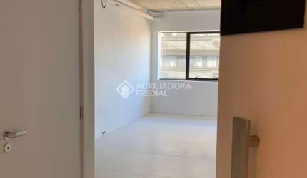 Sala comercial à venda na Avenida Getúlio Vargas, 4831, Centro, Canoas, 34 m2 por R$ 430.000
