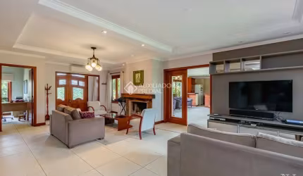 Casa com 4 quartos à venda na Rua País de Gales, 245, Marechal Rondon, Canoas, 600 m2 por R$ 2.544.000