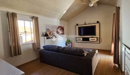 Casa com 3 quartos à venda na Rua Phoenix, 51, Estância Velha, Canoas, 159 m2 por R$ 849.000