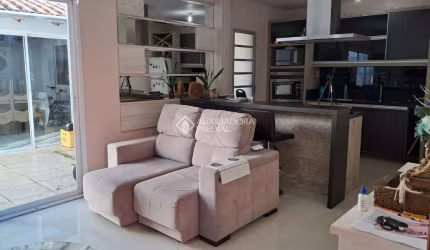 Casa em condomínio fechado com 2 quartos à venda na Irmã Maria Hiltgardis, 376, Olaria, Canoas, 100 m2 por R$ 415.000