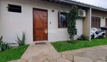 Casa em condomínio fechado com 1 quarto à venda na Rua Tuiuti, 416, Nossa Senhora das Graças, Canoas, 44 m2 por R$ 160.000
