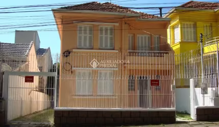 Casa com 3 quartos à venda na Rua Tobias Barreto, 200, Partenon, Porto Alegre, 140 m2 por R$ 700.000