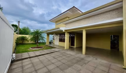 Casa em condomínio fechado com 3 quartos à venda na Rua Campinas, 200, Mathias Velho, Canoas, 300 m2 por R$ 759.999
