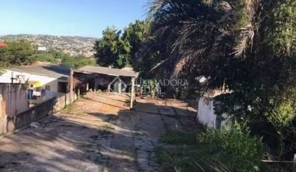 Terreno em condomínio fechado à venda na Rua Doze de Outubro, 465, Partenon, Porto Alegre, 720 m2 por R$ 690.000