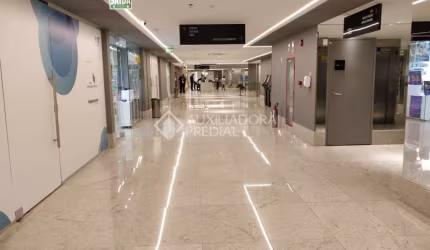 Sala comercial à venda na Avenida Getúlio Vargas, 4831, Centro, Canoas, 34 m2 por R$ 455.000
