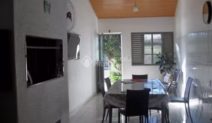 Casa com 3 quartos à venda na Rua Teófilo Otoni, 200, São Luis, Canoas, 200 m2 por R$ 600.000