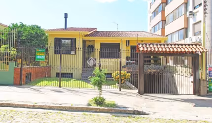 Casa com 3 quartos à venda na Rua Congo, 320, Vila Ipiranga, Porto Alegre, 292 m2 por R$ 980.000