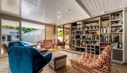 Casa com 5 quartos à venda na Avenida Saul Nonnenmacher, 98, Ipanema, Porto Alegre, 700 m2 por R$ 1.997.000