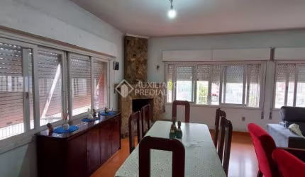 Casa em condomínio fechado com 5 quartos à venda na Rua Coronel Neves, 736, Medianeira, Porto Alegre, 272 m2 por R$ 800.000