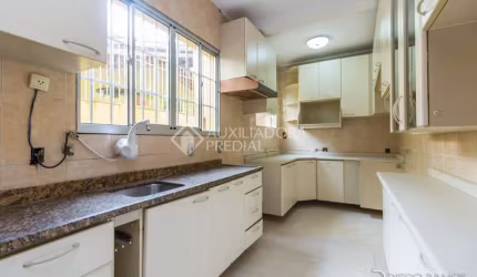Casa em condomínio fechado com 4 quartos à venda na Rua Breno Arruda, 105, Santa Maria Goretti, Porto Alegre, 250 m2 por R$ 690.000