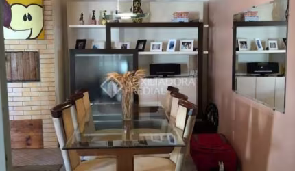 Casa em condomínio fechado com 3 quartos à venda na Rua Alberto Silva, 1067, Vila Ipiranga, Porto Alegre, 380 m2 por R$ 645.000