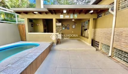 Casa em condomínio fechado com 4 quartos à venda na Rua Dona Gabriela, 320, Menino Deus, Porto Alegre, 264 m2 por R$ 1.297.000