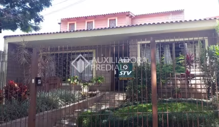 Casa em condomínio fechado com 4 quartos à venda na Rua Gustavo Schmidt, 305, Três Figueiras, Porto Alegre, 380 m2 por R$ 1.615.000