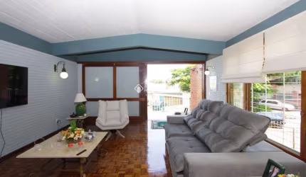 Casa com 3 quartos à venda na Rua Veronese, 297, São Sebastião, Porto Alegre, 214 m2 por R$ 890.000
