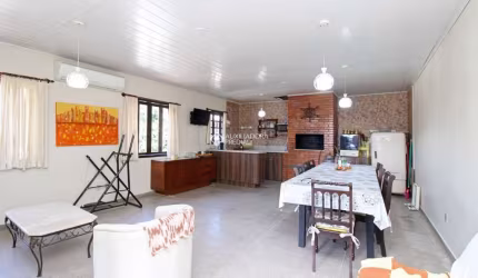 Casa com 3 quartos à venda na Avenida Doutor Alberto Vianna Rosa, 435, Morro Santana, Porto Alegre, 180 m2 por R$ 550.000