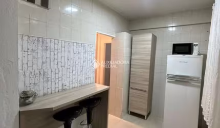 Apartamento com 2 quartos à venda na Avenida Cristóvão Colombo, 274, Floresta, Porto Alegre, 57 m2 por R$ 340.000