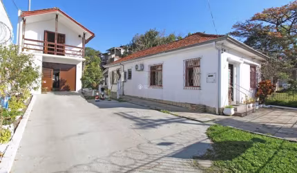 Casa com 4 quartos à venda na Rua Doutor Jorge Fayet, 643, Chácara das Pedras, Porto Alegre, 156 m2 por R$ 1.500.000