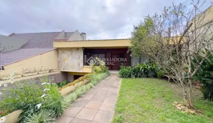 Casa com 4 quartos à venda na Rua João Paetzel, 336, Chácara das Pedras, Porto Alegre, 470 m2 por R$ 2.000.000