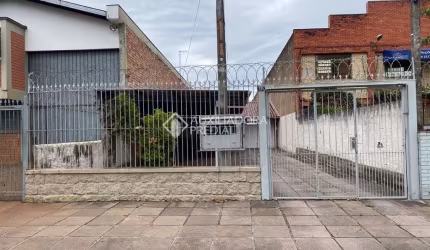 Casa com 4 quartos à venda na Rua Piauí, 305, Santa Maria Goretti, Porto Alegre, 200 m2 por R$ 400.000