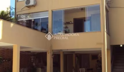 Casa com 3 quartos à venda na Avenida Benno Mentz, 1088, Vila Ipiranga, Porto Alegre, 290 m2 por R$ 1.200.000