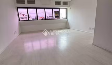 Sala comercial à venda na Rua Itapeva, 90, Passo da Areia, Porto Alegre, 102 m2 por R$ 249.850