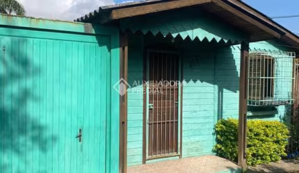 Casa com 2 quartos à venda na Rua Octacílio José Dias, 157, Passo das Pedras, Porto Alegre, 52 m2 por R$ 400.000