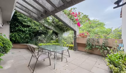 Casa com 3 quartos à venda na Rua João Paetzel, 1730, Chácara das Pedras, Porto Alegre, 356 m2 por R$ 2.290.000