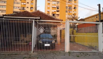 Casa em condomínio fechado com 5 quartos à venda na Avenida Brino, 73, Santa Maria Goretti, Porto Alegre, 190 m2 por R$ 650.000