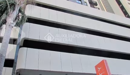 Flat com 1 quarto à venda na Avenida Borges de Medeiros, 2145, Praia de Belas, Porto Alegre, 35 m2 por R$ 395.580