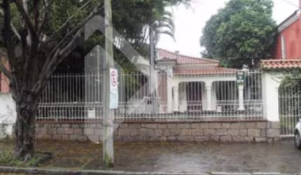Casa em condomínio fechado com 3 quartos à venda na Rua Eça de Queiroz, 83, Petrópolis, Porto Alegre, 400 m2 por R$ 1.140.000
