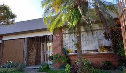 Casa com 3 quartos à venda na Rua Equatorial, 4, Morro Santana, Porto Alegre, 217 m2 por R$ 729.900