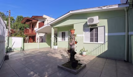Casa com 3 quartos à venda na Rua Monte Flor, 141, Jardim Floresta, Porto Alegre, 150 m2 por R$ 900.000