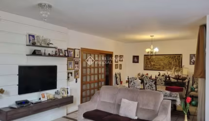 Casa com 3 quartos à venda na Avenida Valado, 368, Vila João Pessoa, Porto Alegre, 266 m2 por R$ 640.000