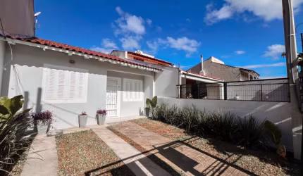 Casa com 2 quartos à venda na Rua Marcelo Küfner, 16, Hípica, Porto Alegre, 57 m2 por R$ 340.000