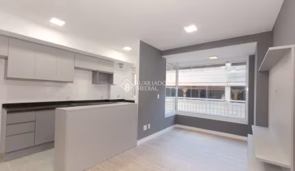 Apartamento com 2 quartos à venda na Rua Airton Ferreira da Silva, 295, Humaitá, Porto Alegre, 45 m2 por R$ 275.900