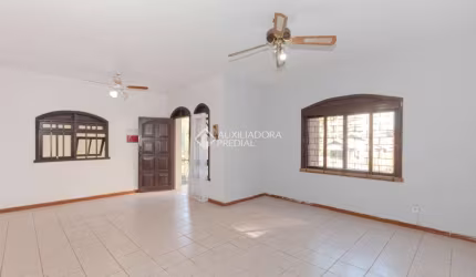 Casa com 3 quartos à venda na Travessa Nova Trento, 112, Tristeza, Porto Alegre, 310 m2 por R$ 990.000
