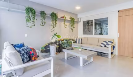 Casa com 3 quartos à venda na Rua Miracema, 315, Chácara das Pedras, Porto Alegre, 352 m2 por R$ 1.800.000